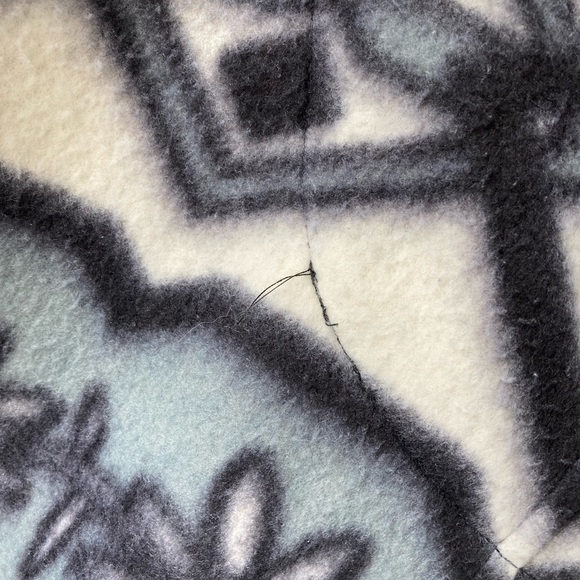 Black Grey Broadway Aztec Patterned Crazy Fleece - Picture 9 of 9